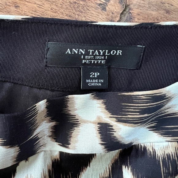 Ann Taylor skirt, animal print, size 2P - Picture 5 of 6